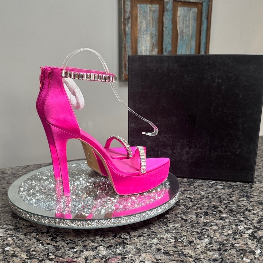 AAJ Pink Satin platform strappy Heels with Rhinestone NWT 9.5